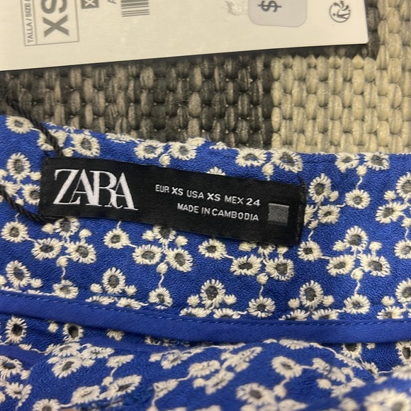 BNWT Zara Eyelet Shorts XS Navy /White - Picture 3 of 3